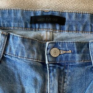 EUC Women’s Uniqlo Light Blue Pants Jeans Wide Cropped distressed 32 Stretch